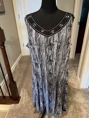 TanJay Black and White Beaded V-Neck Swing Midi Dress